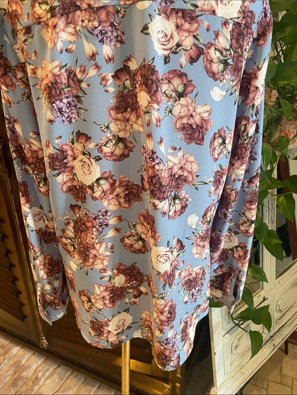 Tahari Arthur S Levine XL Floral Tie-Neck Blouse in Light Blue Floral - Picture 9 of 9